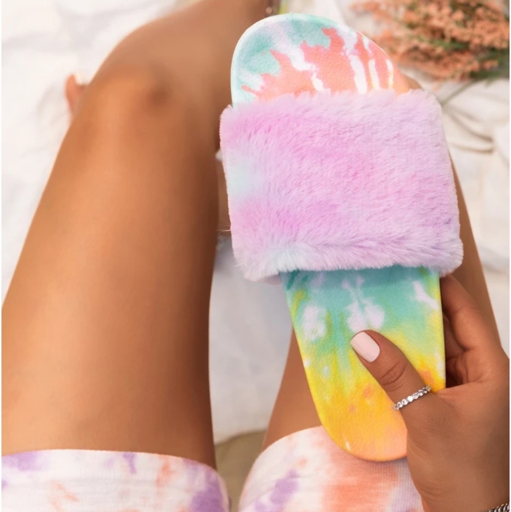 🚨END OF SUMMER SALE tie dye slides - Picture 4 of 4